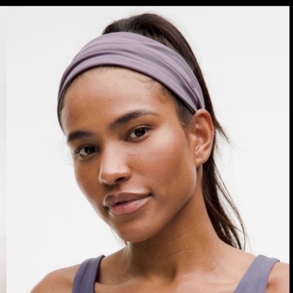 LULULEMON FRINGE FIGHTER REVERSABLE HEADBAND NWT.